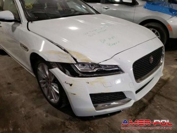 Jaguar XF II Sedan 3.0 V6 340KM 2017 Jaguar XF 2017, 3.0L, 4x4, od ubezpieczalni, zdjęcie 3