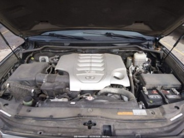 Toyota Land Cruiser VII 2017 Toyota Land Cruiser V8 2017 5.7 Benzyna 381KM, zdjęcie 8