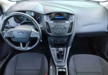 Ford Focus III Sedan Facelifting 1.6 Ti-VCT 125KM 2017 Ford Focus Wolnossacy, salon Polska, tempomat, SYNC 1.6 Benzyna 125KM, zdjęcie 3