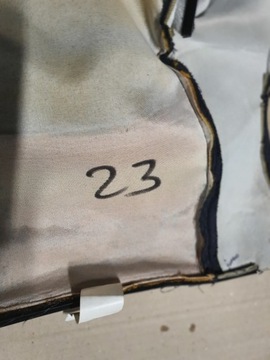 AUDI A4 B6 ČALOUNĚNÍ LEM PODPORA SEDADLA ZVEDÁK BARVA ČERNÁ SOUL 23