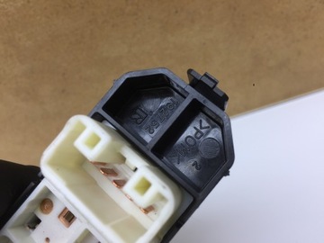 DAIHATSU TERIOS II PŘEPÍNAČ OKNO