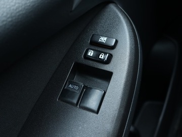 Toyota Corolla X Sedan Facelifting 1.4 D-4D 90KM 2013 Toyota Corolla 1.4 D-4D, Salon Polska, Klima, zdjęcie 14