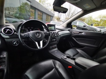 Mercedes Klasa B W246 Sports Tourer 200 BlueEFFICIENCY 156KM 2015 MERCEDES B200 Automat, CNG, W246 Sports Tourer 200 BlueEFFICIENCY 156KM, zdjęcie 3