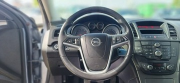 Opel Insignia I Sedan 1.8 Twinport ECOTEC 140KM 2009 Opel Insignia climatronic, zdjęcie 9