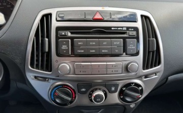 Hyundai i20 I Hatchback 5d Facelifting 1.2 DOHC 85KM 2013 Hyundai i20 2013 Klimatyzacja 5 drzwi Bezwypadkowy Zarejestrowany w PL, zdjęcie 24