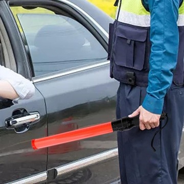 Многофункциональная дорожная дубинка на батарейках.