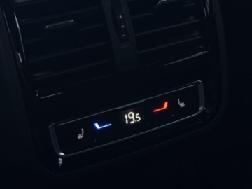 Volkswagen Arteon Fastback Facelifting 2.0 TDI 200KM 2022 Volkswagen Arteon 2.0 TDI R-Line DSG 2.0 Diesel 200KM, zdjęcie 28