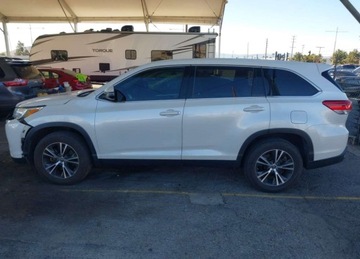 Toyota Highlander II 2019 Toyota Highlander LE, V6, od ubezpieczalni 3.5 Benzyna 295KM, zdjęcie 4