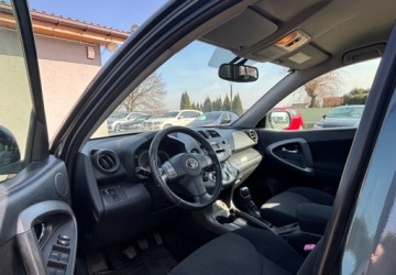 Toyota RAV4 III MPV 2.2 16V D-4D 136KM 2006 Toyota RAV4 Naped 4x4 2.2 Diesel 136KM, zdjęcie 12