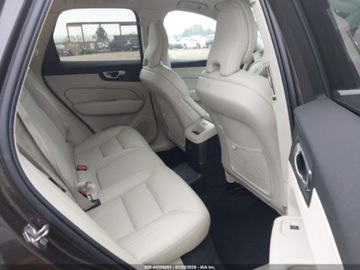 Volvo XC60 II 2022 Volvo XC 60 Recharge Plug-In Hybrid T8 Inscription Expression 2022 2.0, zdjęcie 12