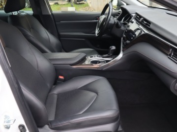 Toyota Camry IX Sedan 2.5 Hybrid Dynamic Force 218KM 2019 Toyota Camry 2.5 Hybrid, Salon Polska, zdjęcie 8