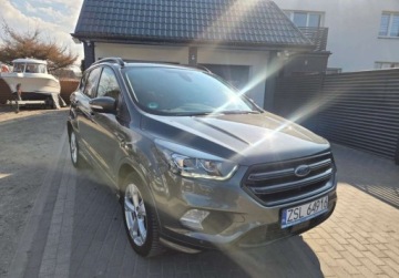 Ford Kuga II SUV Facelifting 1.5 EcoBoost 150KM 2018 Ford Kuga Swiezo sprowadzony Zarejestrowany Ubezpieczony. 1.5 Benzyna, zdjęcie 2