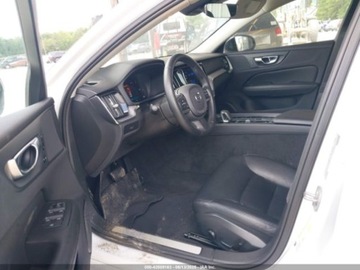 Volvo S60 III 2024 Volvo S60 B5 Core Dark Theme 2024 2.0l 2.0 Benzyna 247KM, zdjęcie 9