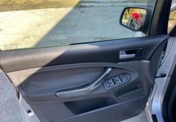 Ford C-MAX I 1.6 TDCi 109KM 2010 Ford C-MAX Ford C-MAX 1.6 TDCi DPF Ghia 1.6 Diesel 109KM, zdjęcie 11