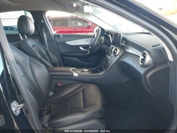 Mercedes Klasa C W205 2019 Mercedes-Benz Klasa C 2019 Mercedes-Benz C-Class C 300 Sedan 2.0 Benzyna, zdjęcie 9