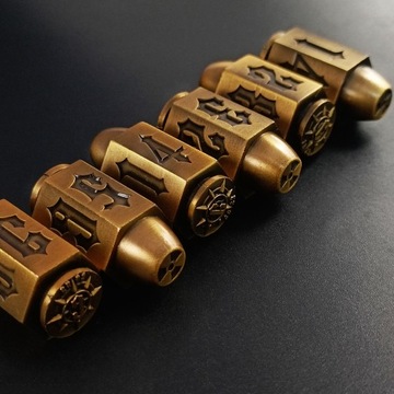 НАБОР ИЗ 6 МЕТАЛЛИЧЕСКИХ КУБИКОВ D6 3,3 СМ РПГ-СНАРЯД