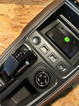 ЦЕНТРАЛЬНЫЙ ТУННЕЛЬ, ПАНЕЛЬ ЗАРЯДКИ CITROEN C5 AIRCROSS