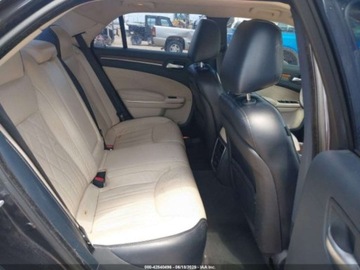 Chrysler 300C II 2015 Chrysler 300C Platinum 2015 5.7l 5.7 Benzyna 363KM, zdjęcie 12