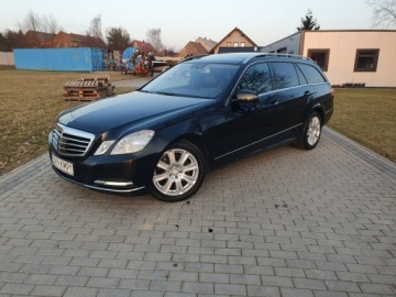 Mercedes Klasa E W212 Kombi 350 CDI BlueEFFICIENCY 265KM 2012 Mercedes E 350 3.0cdi V6 265KM 4Matic 2012r