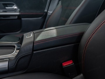 Mercedes GLA II Off-roader Facelifting 1.3 200 163KM 2025 MERCEDES-BENZ GLA 200 AMG Line Suv 1.3 (163KM) 2025, zdjęcie 11