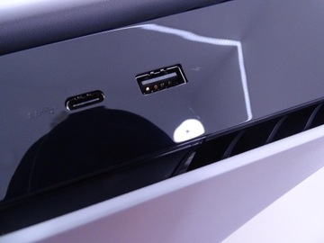 Консоль PS5 Sony PlayStation 5 с накопителем 825 ГБ 16 ГБ 4K UHD Blu-ray белая