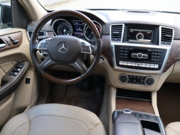 Mercedes Klasa GL X166 Off-roader GL 350 BlueTEC 258KM 2015 Mercedes GL 350 CDI, Salon Polska, Serwis ASO, zdjęcie 6