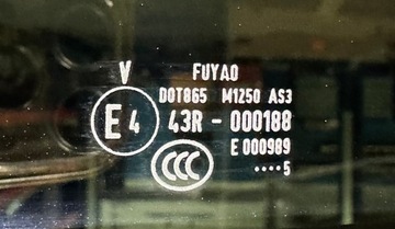 CAYENNE 7P5 SKLO (OKNO) STŘEŠNÍHO OKNA PANORÁMA STŘECHA 2015