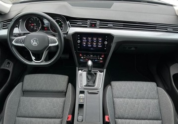 Volkswagen Passat B8 Variant Facelifting 1.5 TSI EVO 150KM 2023 Volkswagen Passat Variant Business Pakiety, ACC, Podgrzewane fotele, ergo, zdjęcie 3