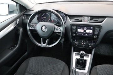 Skoda Octavia III Kombi 1.6 TDI CR DPF 110KM 2015 Skoda Octavia 1.6 TDI, Salon Polska, Klima, zdjęcie 6