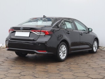 Toyota Corolla XII Sedan 1.8 Hybrid 122KM 2022 Toyota Corolla 1.8 Hybrid, Salon Polska, zdjęcie 4