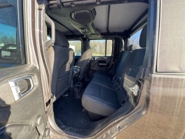 Jeep Gladiator 2021 Jeep Gladiator 2021 JEEP GLADIATOR SPORT 3.6 Benzyna 295KM, zdjęcie 9