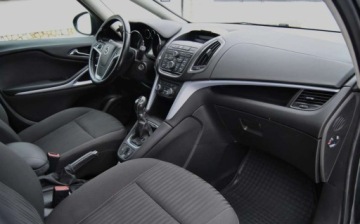 Opel Zafira C Tourer 2.0 CDTI ECOTEC 130KM 2012 Opel Zafira GWARANCJA, 2012r, 2.0 Diesel 130KM, Niski przebieg, Ladnie utr, zdjęcie 6