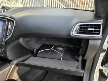 Maserati Ghibli III Sedan 3.0 V6 410KM 2018 MASERATI GHIBLI S V6 3,0l benzyna Twin Turbo 410KM Przebieg: 33,947km, zdjęcie 37