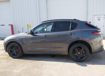 Alfa Romeo Stelvio 2022 Alfa Romeo Stelvio 2022r., Veloce Ti Awd, 2L, od ubezpieczalni 2.0 Benzyna, zdjęcie 2