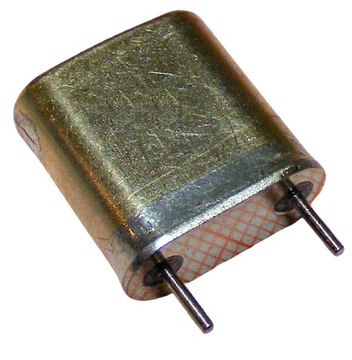 Rezonator kwarcowy 8258,333kHz ( 8,258333MHz )[11]