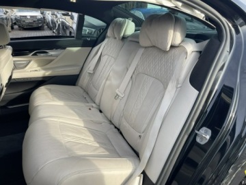 BMW Seria 7 G11-G12 Sedan L Facelifting 3.0 745e 394KM 2022 BMW 745 Long Mpakiet Xdrive Pamięć Pneumatyka, zdjęcie 16
