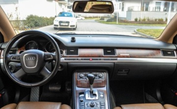 Audi A8 D3 Sedan 4.2 V8 TDI 326KM 2009 Audi A8 4,2TDI (326KM) 2009 r. Quattro Long Lift 4.1 Diesel 326KM, zdjęcie 9