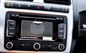 Volkswagen Polo V Hatchback 5d 1.2 70KM 2012 Volkswagen Polo Nawigacja, Czujniki parkowania, Podgrzewane fotele 1.2 70KM, zdjęcie 7