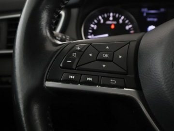 Nissan Qashqai II Crossover 1.6 DIG-T 163KM 2017 Nissan Qashqai klima auto grzane fotele czujniki, zdjęcie 27