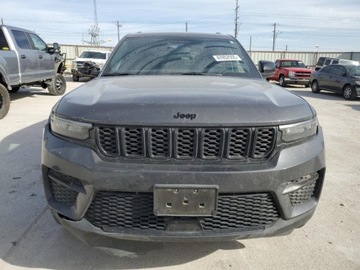 Jeep Grand Cherokee IV 2022 Jeep Grand Cherokee LAREDO 2022, od ubezpieczalni 3.6 Benzyna 293KM, zdjęcie 2