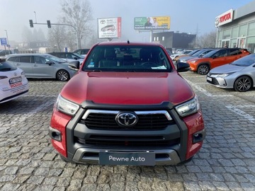 Toyota Hilux VIII Podwójna kabina Facelifting 2.8 D-4D 204KM 2021 Toyota Hilux 2.8 D-4D Double Cab Invincible 4x4, zdjęcie 1