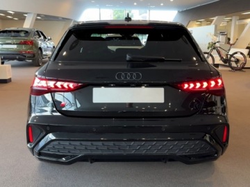 Audi A3 8Y Sportback Facelifting 1.5 35 TFSI 150KM 2026 AUDI A3 35 TFSI S Line Sportback Hatchback 1.5 (150KM) 2026, zdjęcie 1