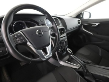 Volvo V40 II Hatchback Facelifting 2.0 D2 120KM 2018 Volvo V40 automat niski przebieg navi PDC tempomat, zdjęcie 13