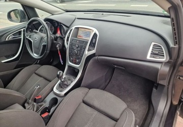 Opel Astra J Sports Tourer 1.4 Turbo ECOTEC 140KM 2012 Opel Astra 1.4Benzynasuper stan zarejestrowana w Polsce 1.4 Benzyna 140KM, zdjęcie 9