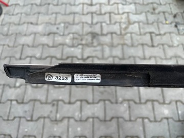 LIŠTA DVEŘE PASSAT B7