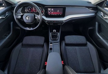 Skoda Octavia IV Liftback 1.5 TSI EVO 150KM 2023 Skoda Octavia 1.5TSI 150KM Style SalonPL SerwisASO Acc Virtual Matrix Kessy, zdjęcie 15