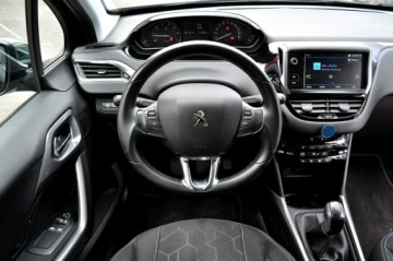 Peugeot 2008 I SUV Facelifting 1.2 PureTech 82KM 2017 Peugeot 2008 _1.2 82 KM Lift Navi Led Klimatronik, zdjęcie 5