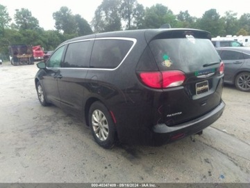 Chrysler Pacifica II 2017 Chrysler Pacifica 2017 Chrysler Pacifica Touring FWD 3.6 Benzyna 287KM, zdjęcie 2