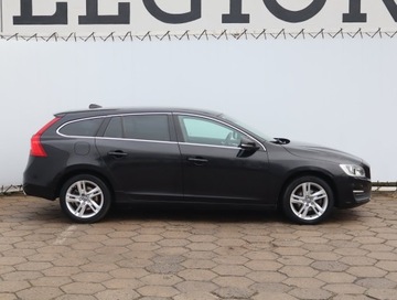 Volvo V60 I Kombi Facelifting 2.0 D4 DRIVE-E 190KM 2016 Volvo V60 D4 2.0, Salon Polska, Serwis ASO, zdjęcie 5