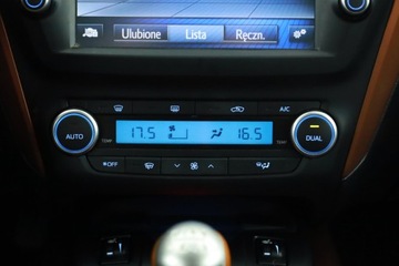 Toyota Avensis III Wagon Facelifting 2015 2.0 D-4D 143KM 2016 Toyota Avensis 2.0 D-4D, Salon Polska, Skóra, zdjęcie 13